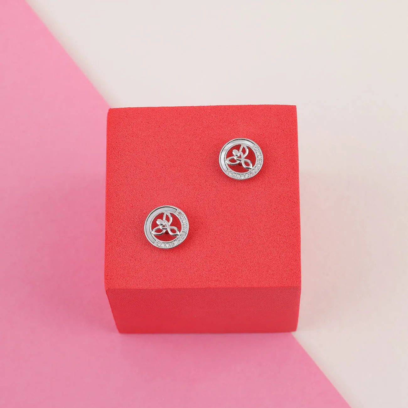 925 Sterling Silver Circular Frame Floral Cross Motif Pendant and Earrings For Women