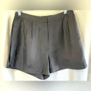 Abbey Glass Women’s Black High-Waisted Shorts. Size 6