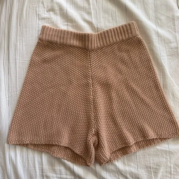 ARCAA Movement Bly chunky cable knit organic cotton shorts Medium beige NWT
