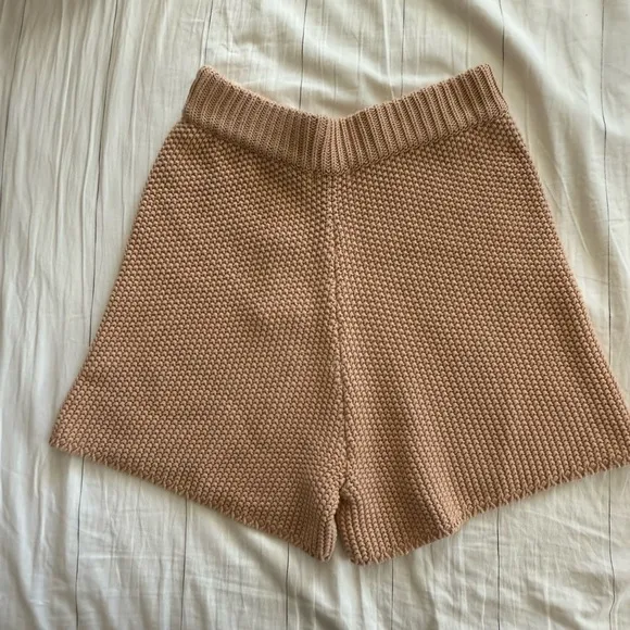 ARCAA Movement Bly chunky cable knit organic cotton shorts Medium beige NWT