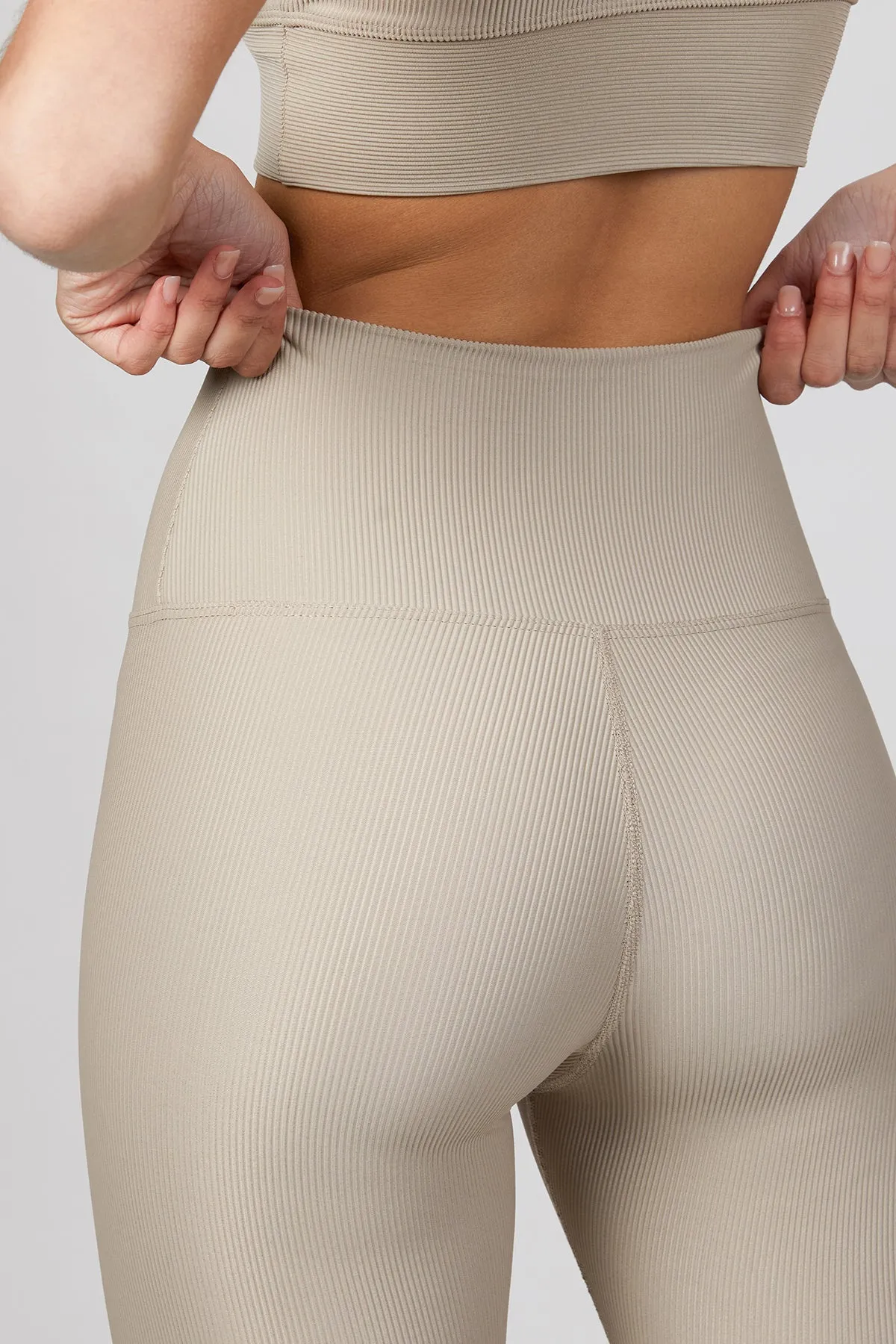 AYLA HIGH-RISE LEGGING