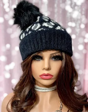 Beanie hat with pom pom Black and white Leopard print