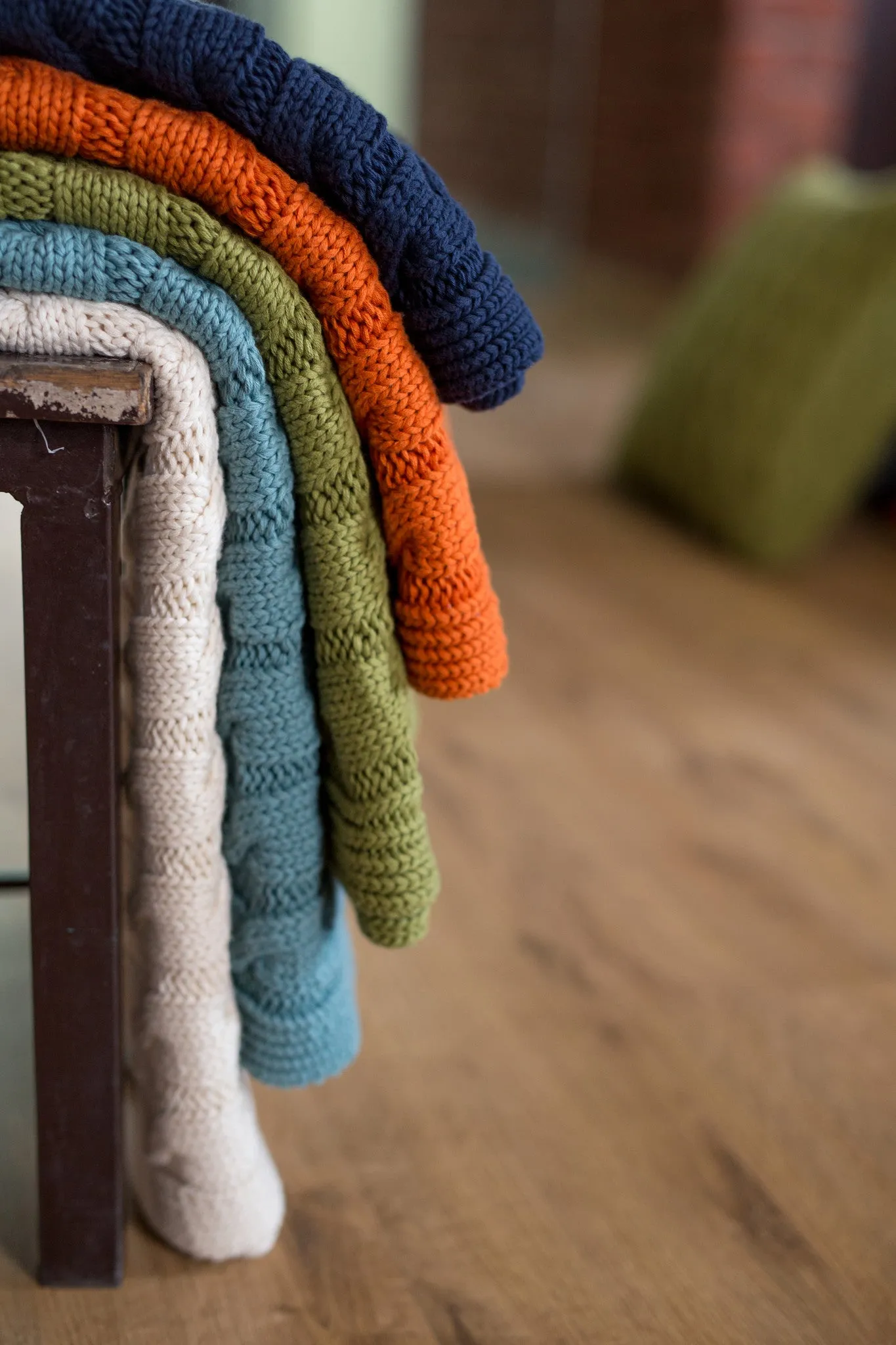 Big Cable Knitted Throw