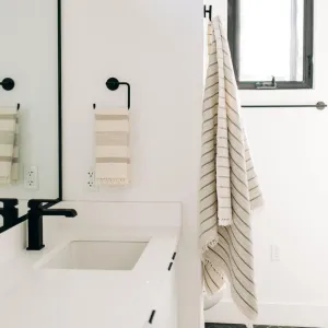 Dei Handwoven Towel