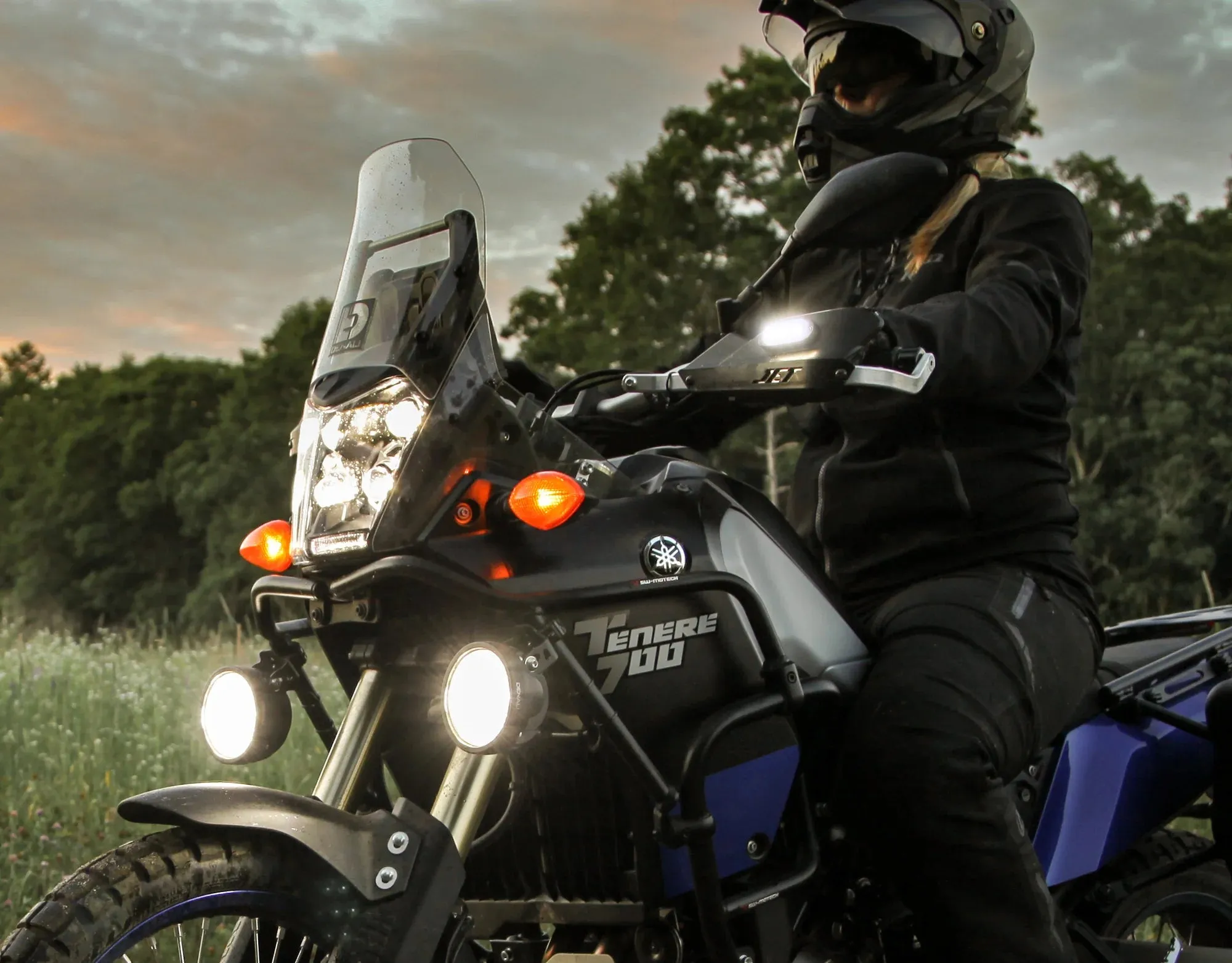 Denali T3 Switchback LED Turn Signal Pods - Front