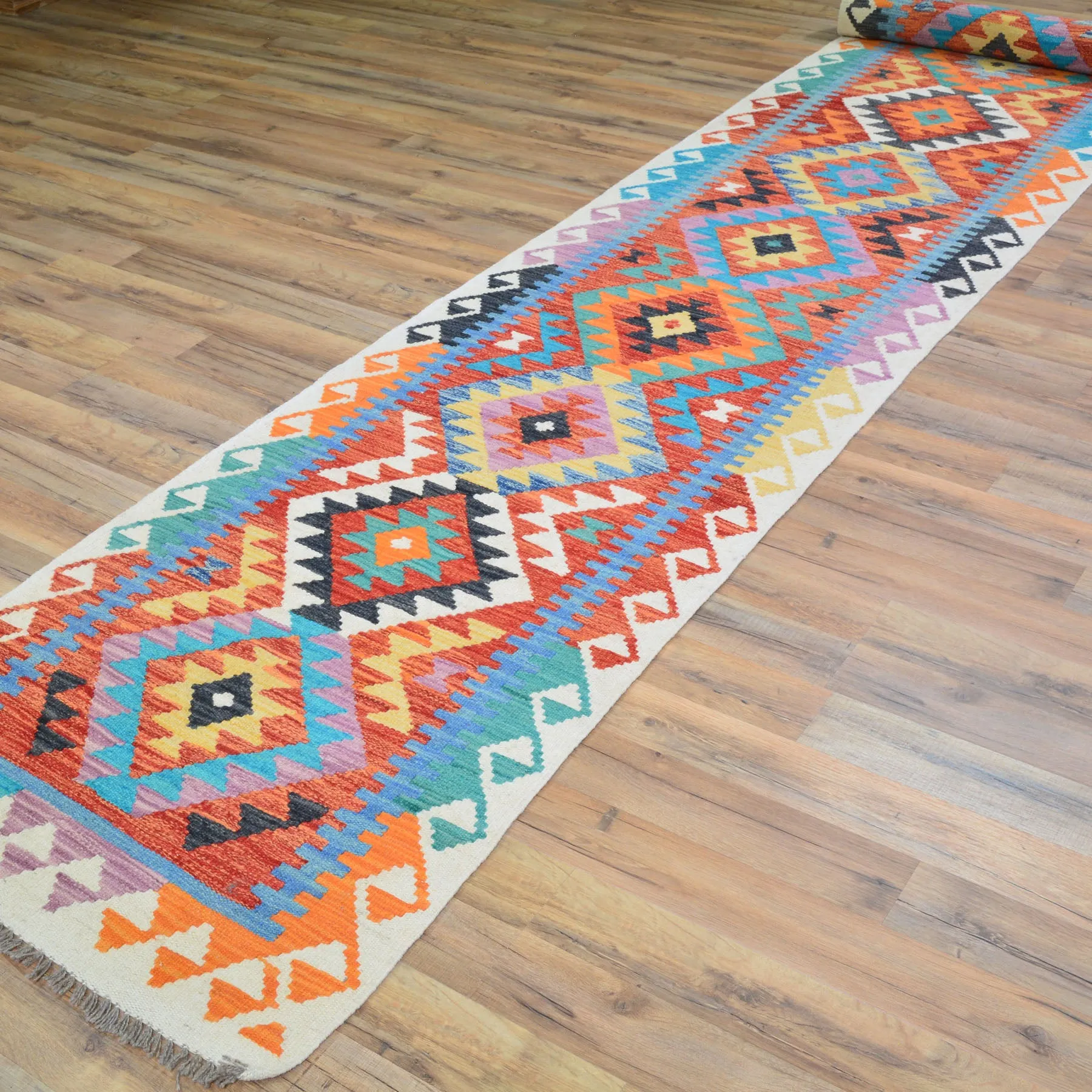 Hand-Woven Reversible Momana Kilim Handmade Wool Rug (Size 2.6 X 16.1) Cwral-10098