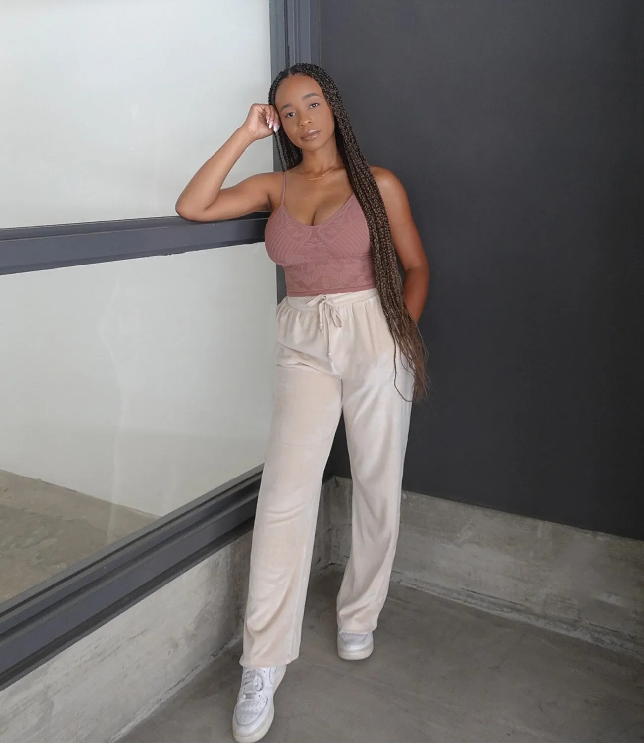 Home For The Holidays Velour Pants(Sand)