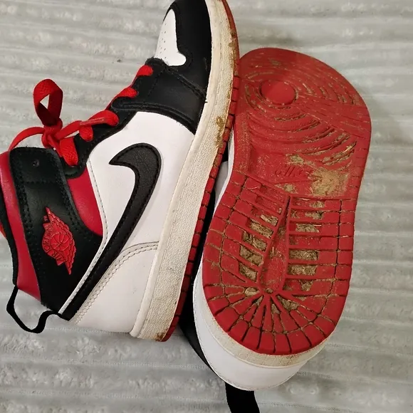 Kids Nike Air Jordan 1 Mid Black and Red Sneakers Size 1.5y