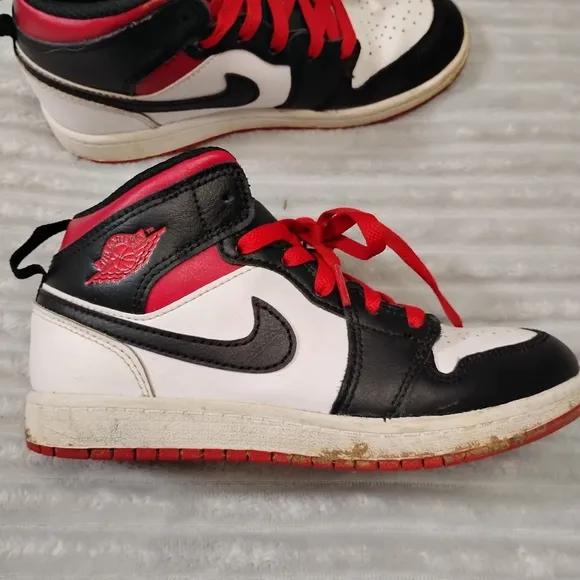 Kids Nike Air Jordan 1 Mid Black and Red Sneakers Size 1.5y