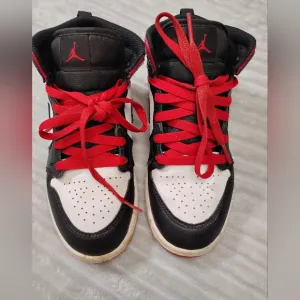 Kids Nike Air Jordan 1 Mid Black and Red Sneakers Size 1.5y