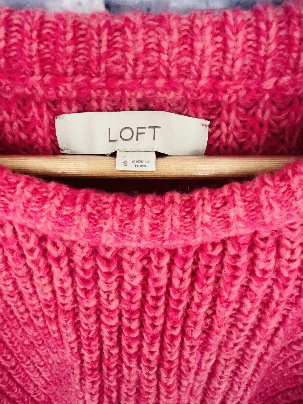 LOFT Womens Sweater Crop Pullover Long Sleeve Sz S Cozy Pink Knit