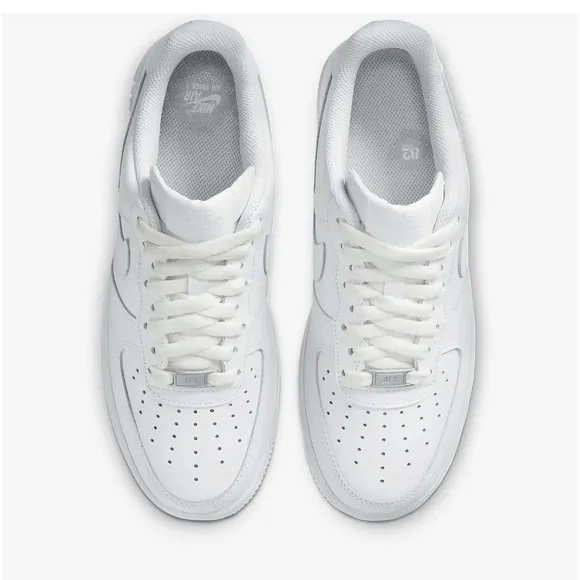 ✔️NIKE Air Force 1 “07 Sneakers Size 4Y