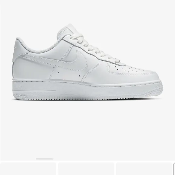 ✔️NIKE Air Force 1 “07 Sneakers Size 4Y