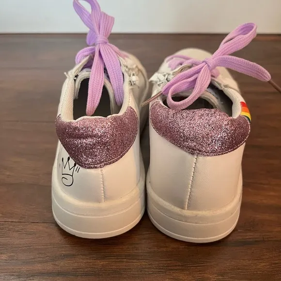 NWOT Lola   The Boys Colorful Star Sneakers with Rainbow Detail-Size 3