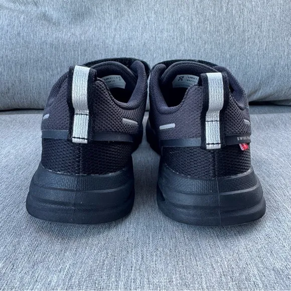 On Cloud Play Kids Black Sneakers - size 12