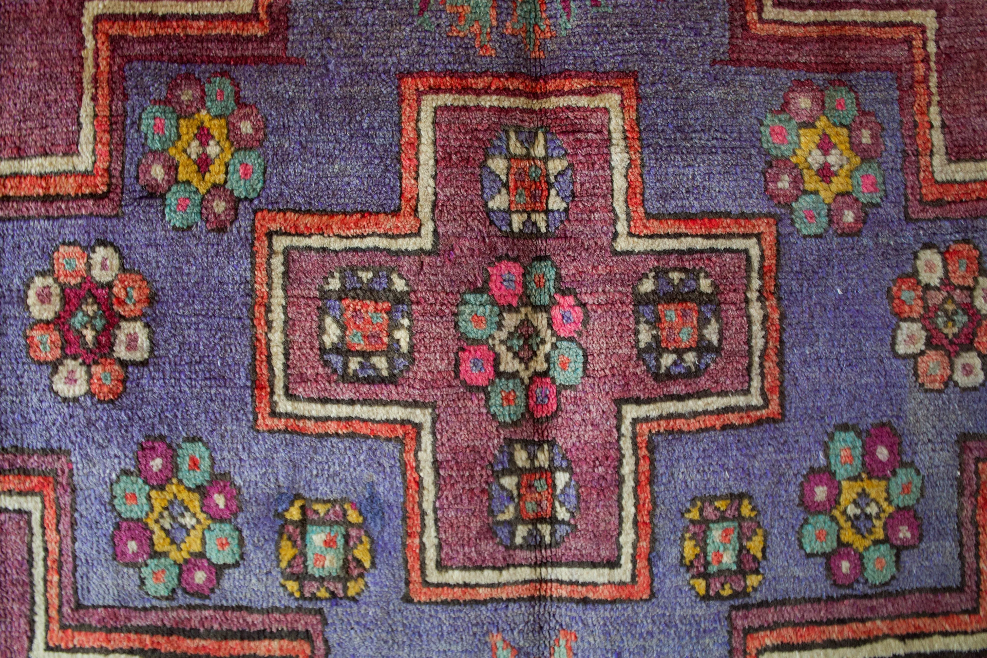 Semi-antique Manisa Yunt Mountain Rug 5'6"x8'