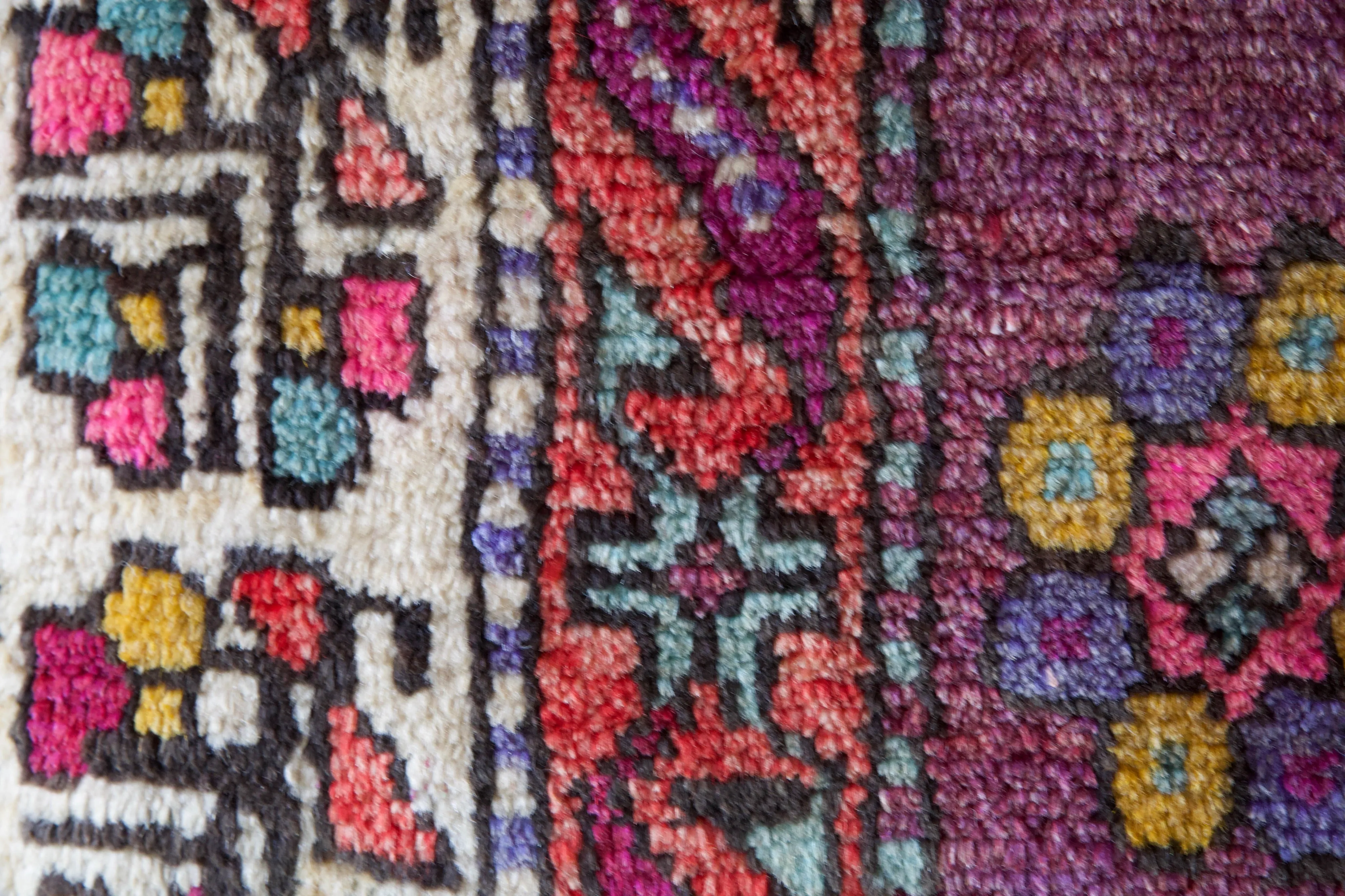 Semi-antique Manisa Yunt Mountain Rug 5'6"x8'