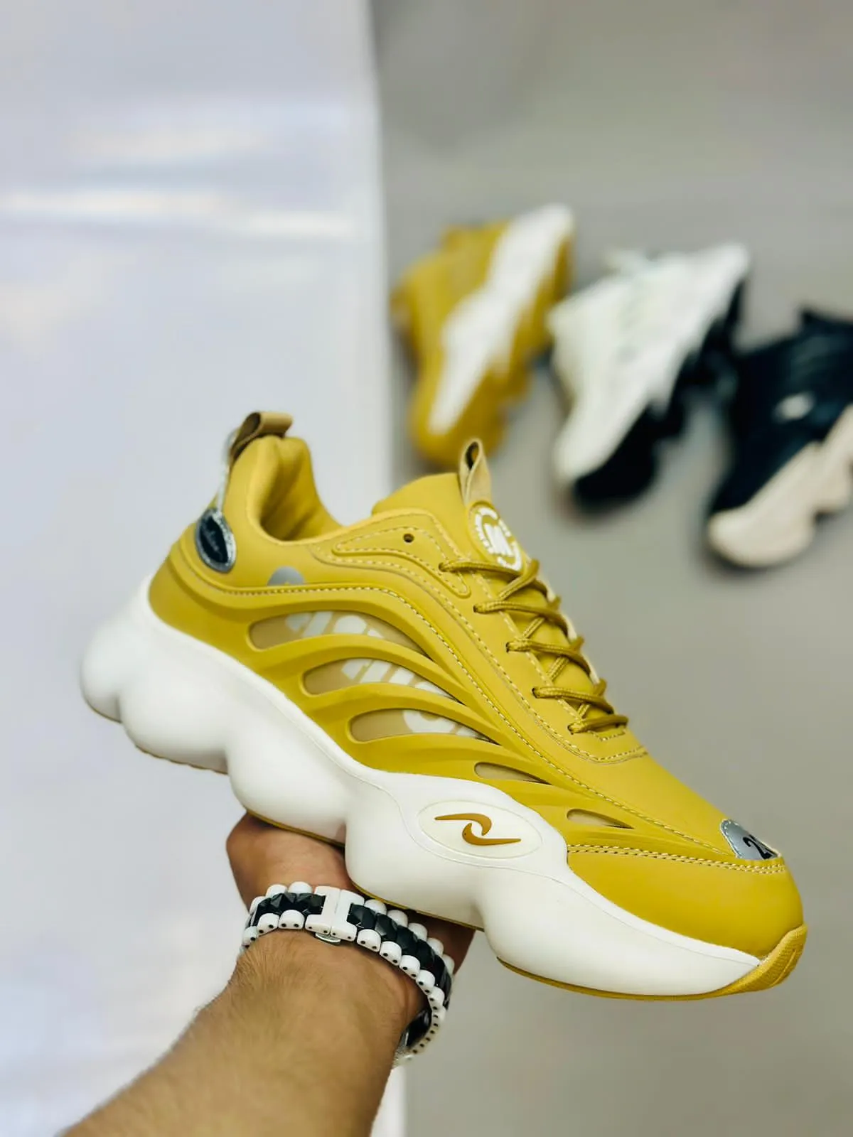 Tom 23 - Cyber Yellow