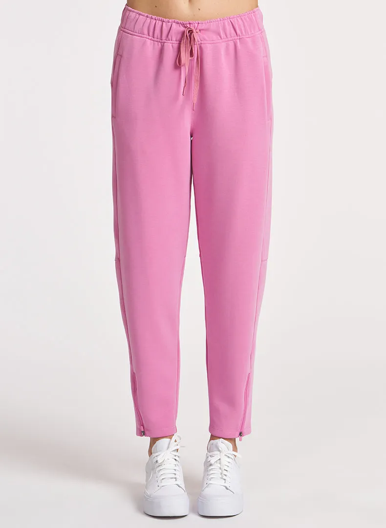 Ultraluxe Barrel Leg Zip Pant