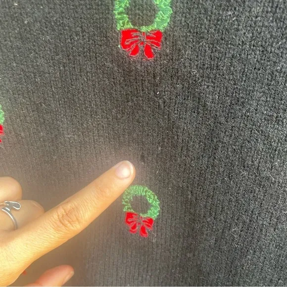 Vintage Orvis Women's Black Wool Christmas Wreath Cardigan Sweater XL