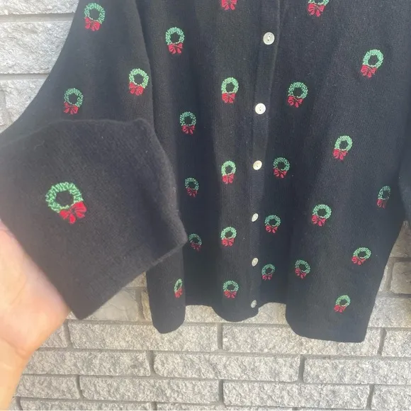 Vintage Orvis Women's Black Wool Christmas Wreath Cardigan Sweater XL